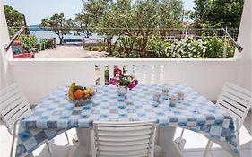 Lovely Apartment In Turanj With Kitchen